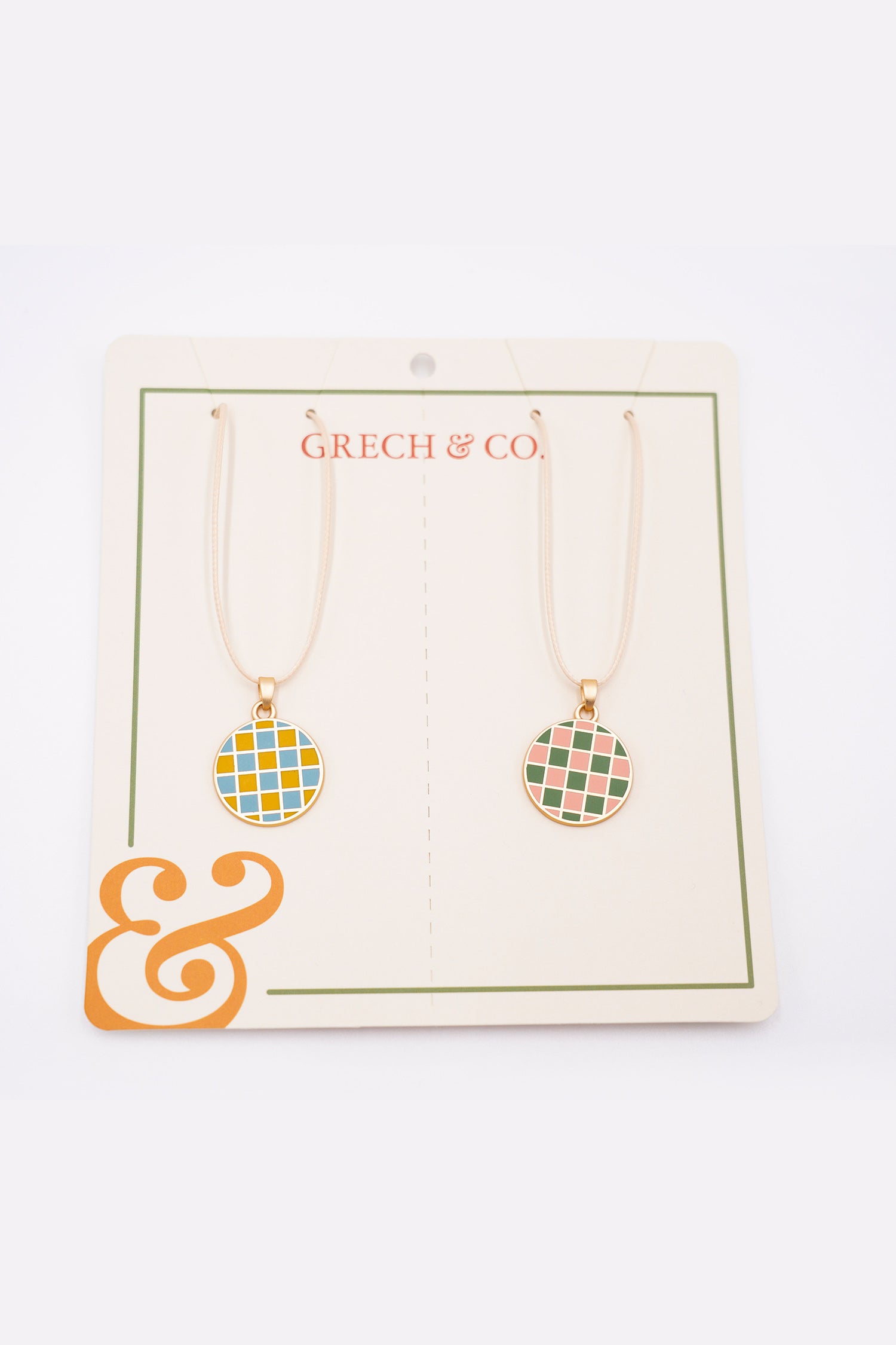 The most stylish girl's friendship necklaces online at MiliMilu. Girl's friendship necklaces with checks are stylish, easy to wear and best present for girls.