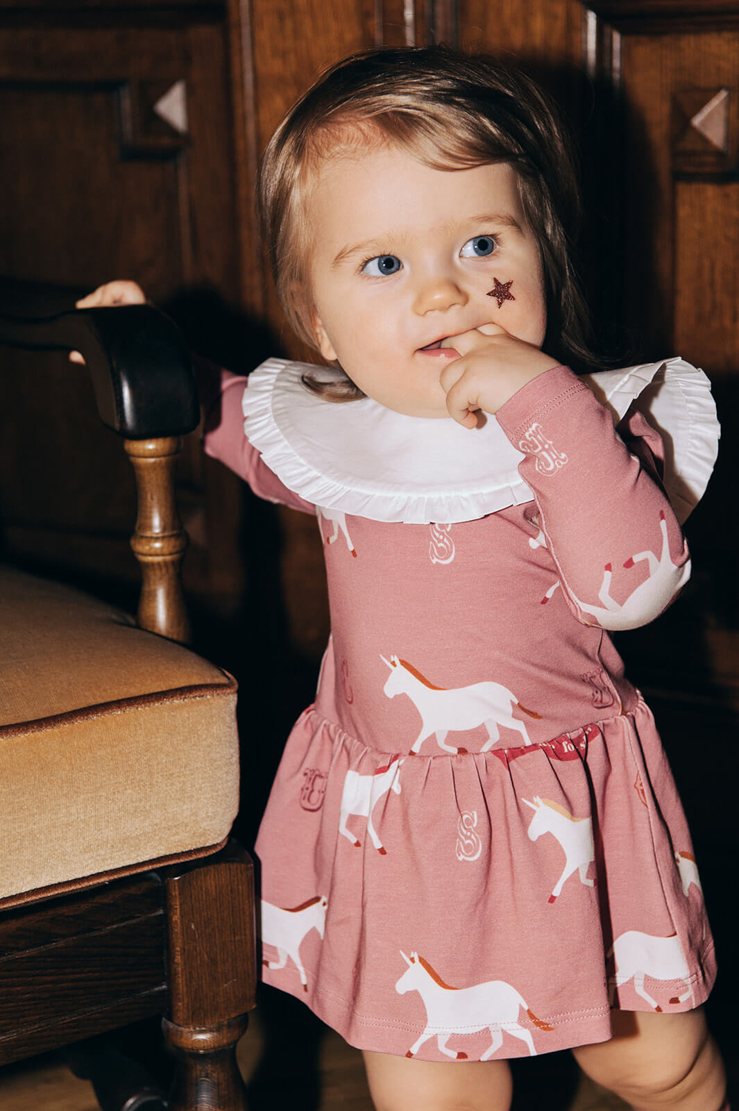 Shop for baby body dresses with unicorns in pink. Organic cotton breathable, soft & gentle to sensitive baby skin. The best baby gifts are baby shower presents.