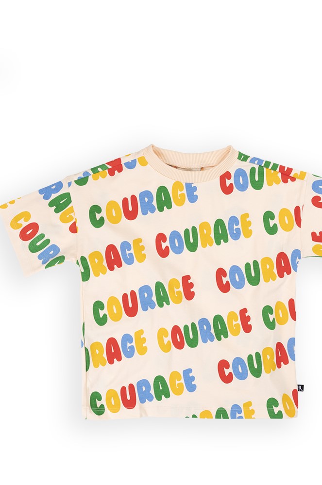 Shop oversize kids T-shirt is made with organic cotton for extra softness and comfort. This kids oversized T-shirt feature an all-over colourful Courage print on. Shop the best organic cotton kids clothing and kids t-shirts at MiliMilu Lifestyle.