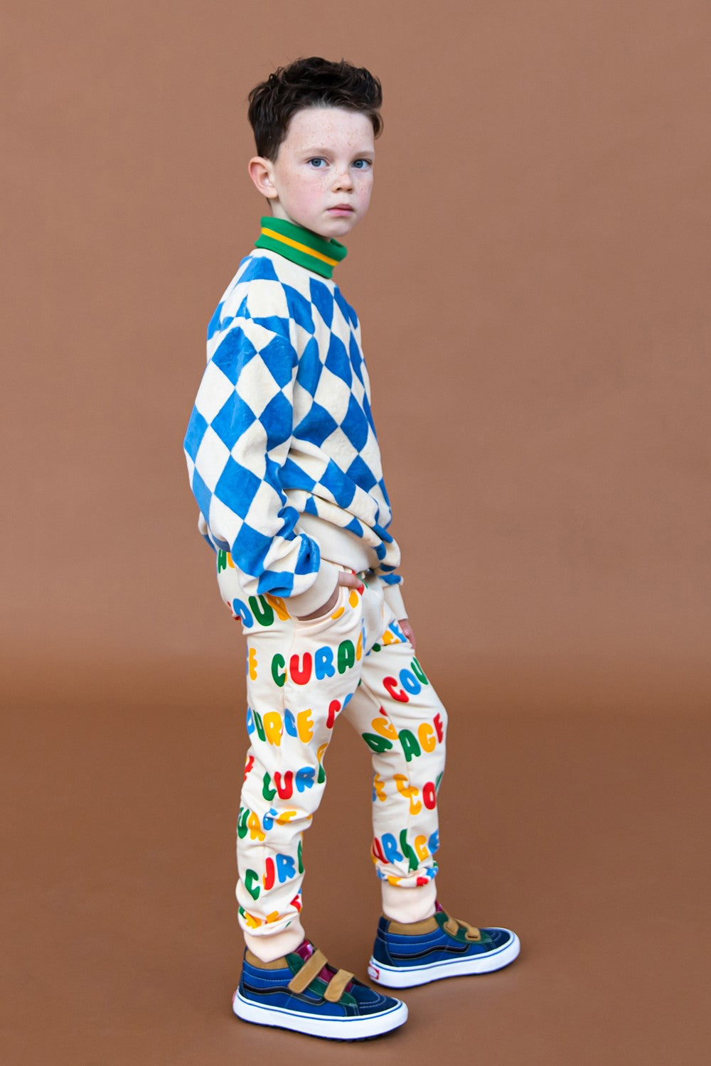 Kids organic cotton sweatpants with all over Courage print in sizes from toddler to tween. Shop MiliMilu Lifestyle sustainable and eco-friendly kids clothing.