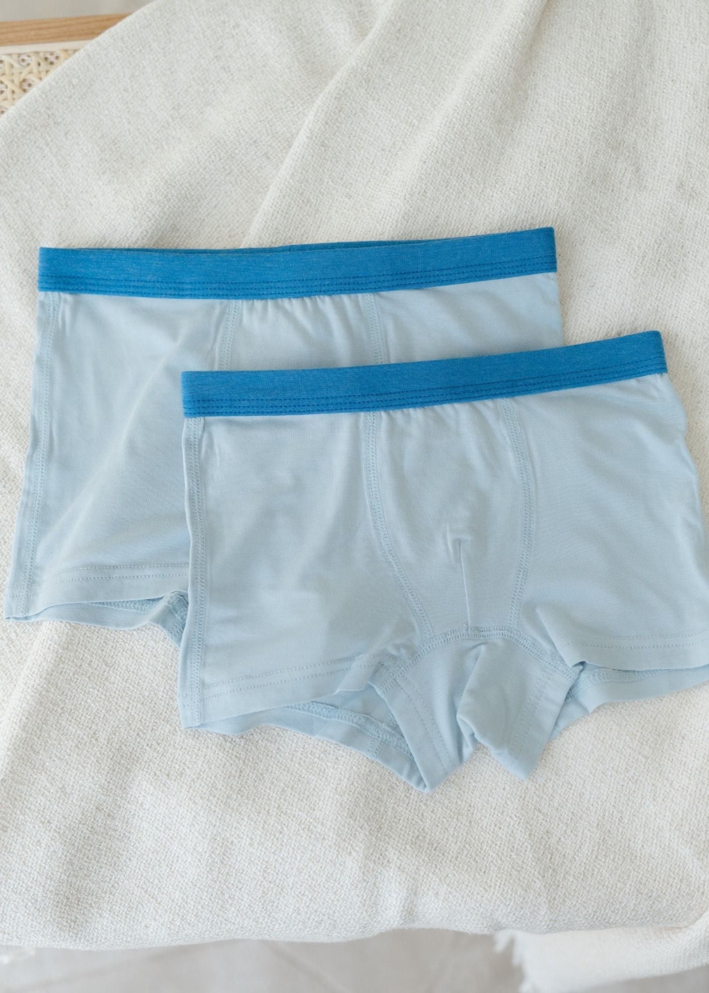 Boys boxer briefs in blue combine softness and comfort with a perfect fit. Shop the best boys underwear that also suits sensitive and eczema-prone skin.