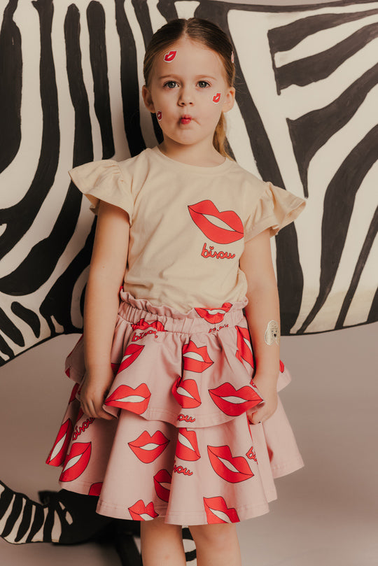  A beautiful and unique skirt is amazing for dancing and spinning. The unique shape and pink colorful prints make our wave skirt a perfect statement piece in the wardrobe of every Little Princess. This product is made of organic cotton (GOTS) from a trusted European supplier. Our fabrics are soft but durable, without harmful chemicals. Made and designed in fair trade in Poland. Perfect pink girl skirt.