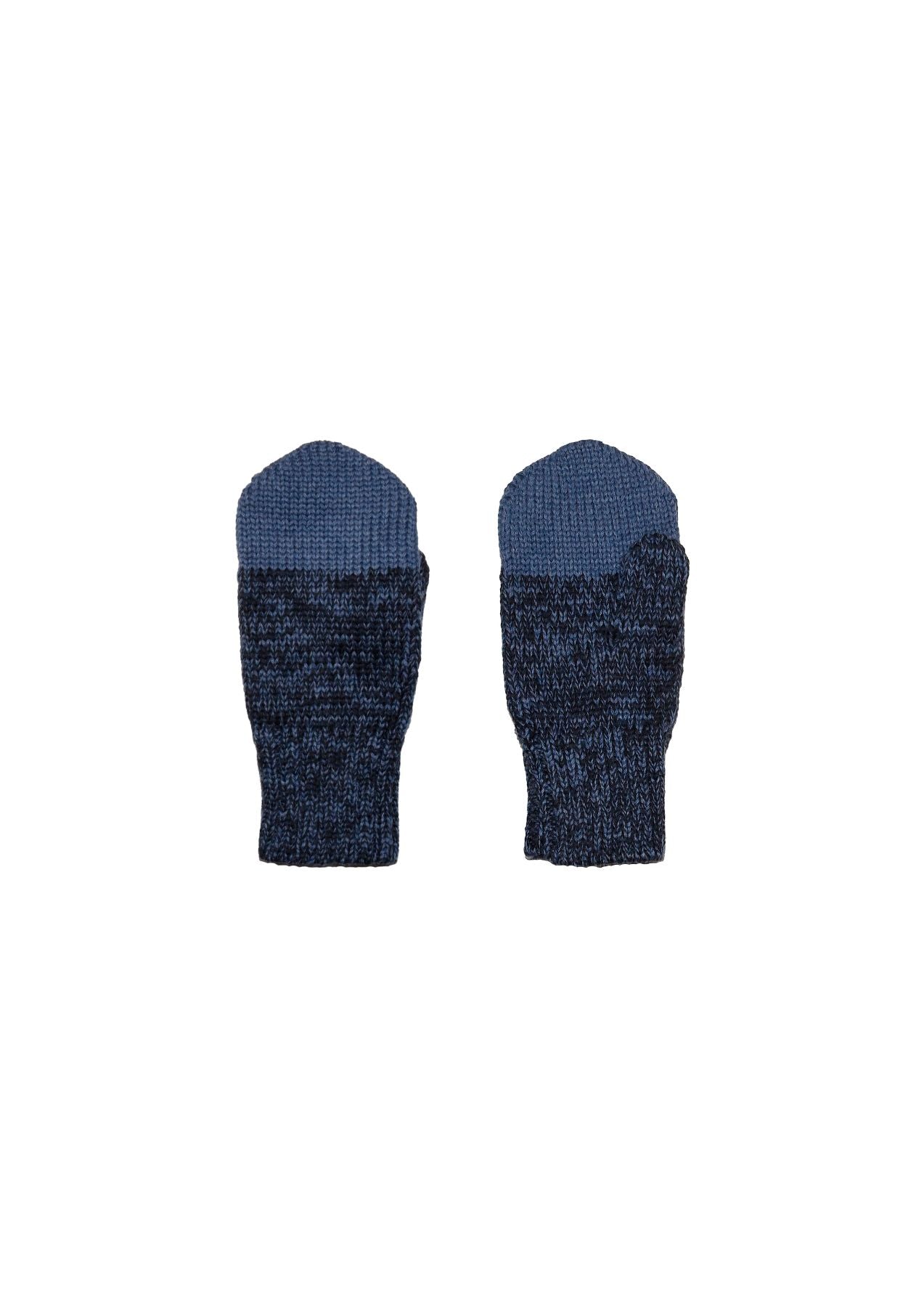 Shop soft and breathable merino wool mittens in blue colour to keep your child/baby warm in style. Soft and double, not itchy and easy to wear, made with 100% merino wool. The best winter essentials for babies and kids to keep them warm during winter and colder weather. The best and most practical gift for Christmas.