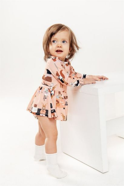 The fashionable pink long sleeve girl's body dress is a must-have baby dress this season; girly, stylish and comfortable. Made with extra soft and light organic cotton. MiliMilu offers organic cotton baby clothing online in Hong Kong and Singapore. The best selection of stylish baby clothing and baby presents online..