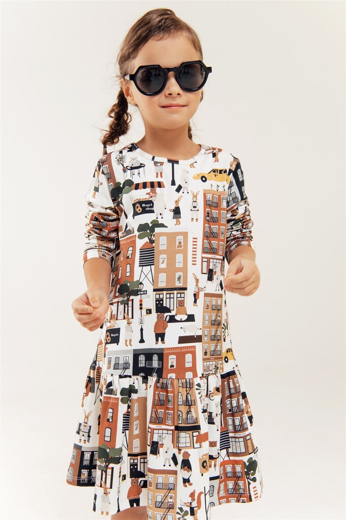 The long-sleeved dress is a must have this season; breathable and comfortable to wear every day. Made with extra soft and light organic cotton with a very fun New York print, The whole family matching is available to make your time together even more special and fun. Mommy and Me and Daddy and Me matching clothing.