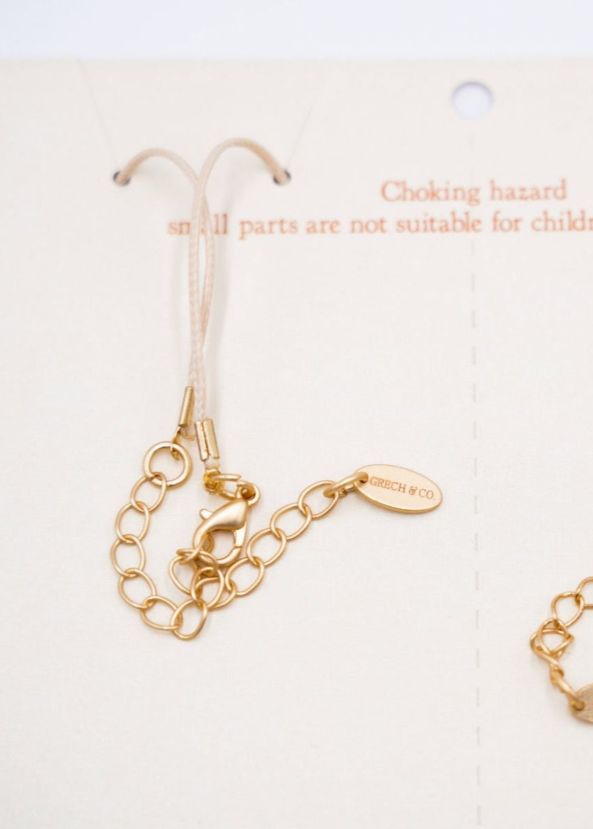 TThe Friendship Necklace Peace for girls is made from eco materials. Beautifully made Friendship necklace is the perfect gift online at MiliMilu Lifestyle.