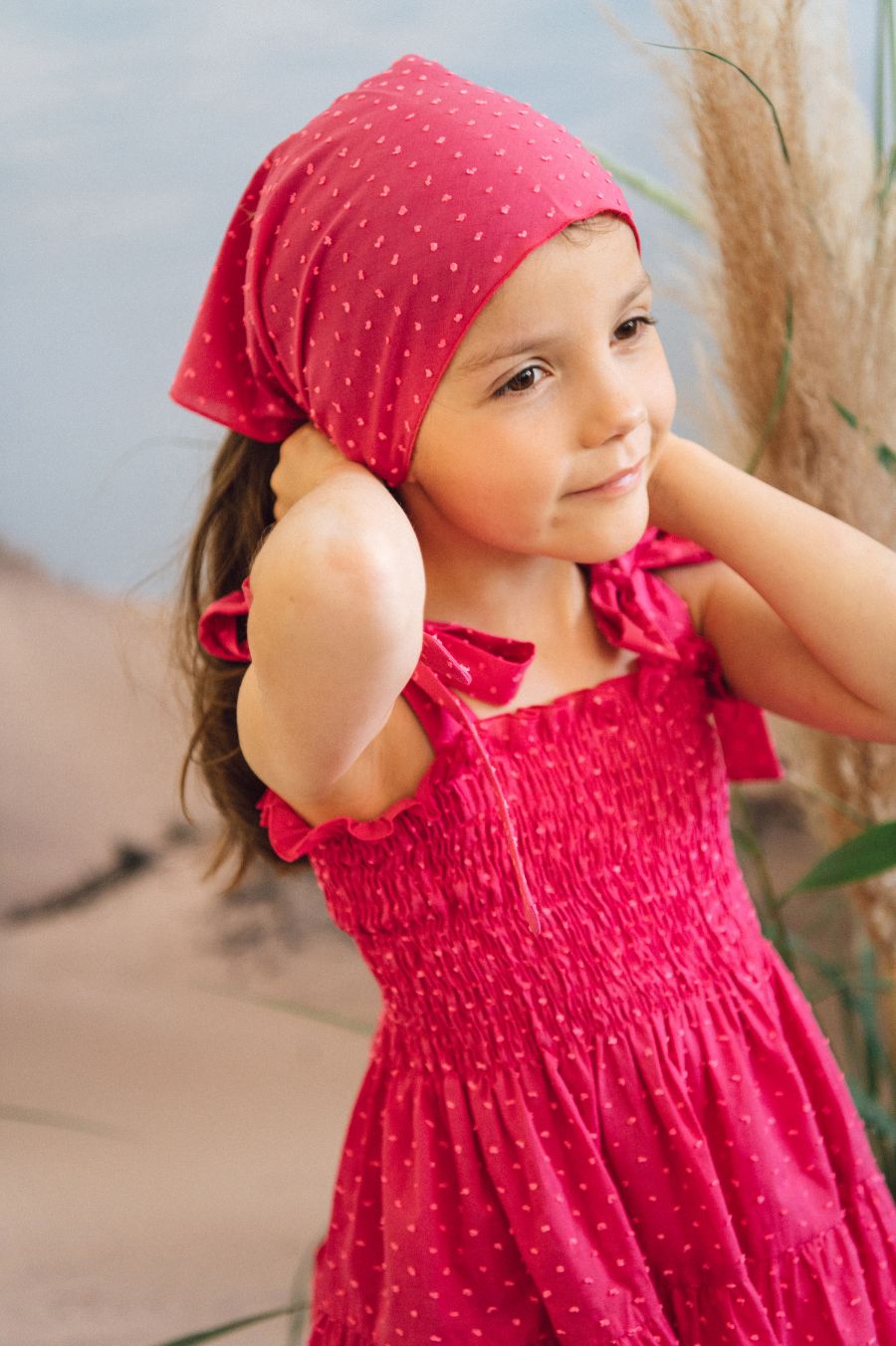 The dotted pink headscarf for girls is made from breathable, lightweight organic cotton. Very light organic cotton with harmful chemicals (Oeko-tex certificate)