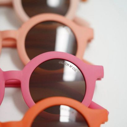 The new sustainable kid's sunglasses in bright pink colour by Grech & Co are made from an eco-friendly/non-toxic break-resistant material - offering higher durability and longevity. Milimilu offers sunglasses for baby, kids and women with family matching. Stylish kids' sunglasses online in Hong Kong and Singapore.