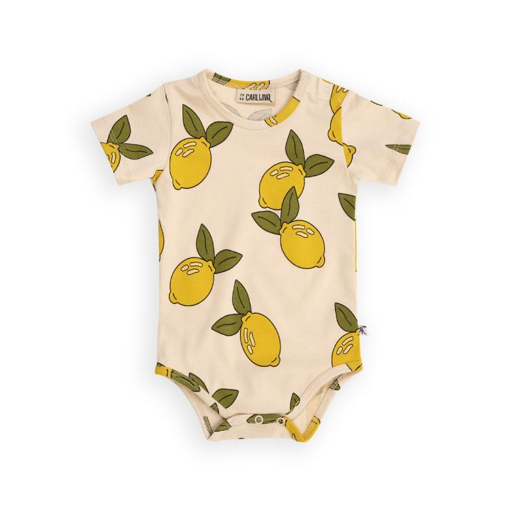 The organic cotton baby body with lemon print is a must-have for every baby's wardrobe, comfortable and soft for everyday wear. The baby's body has short sleeves made with breathable lightweight organic cotton by CarlijnQ. The lemon baby body is perfect for hot  and humid weather. Best sustainable baby clothing gift.