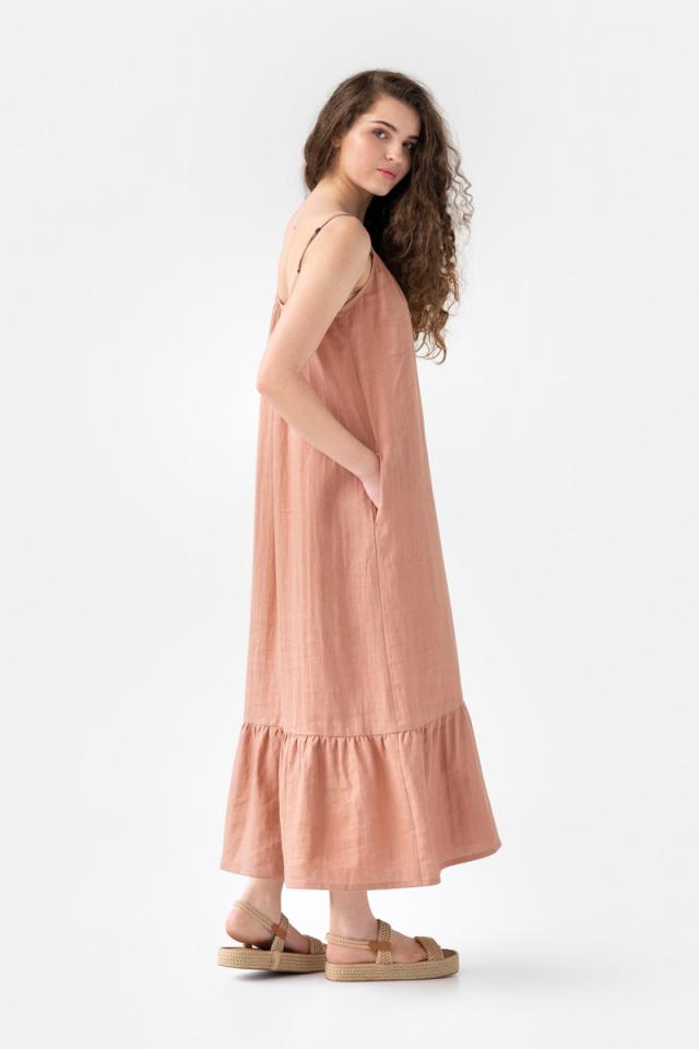 Women's maxi linen dress Mahe is a breathable linen dress in rose colour with pockets. Milimilu offers women's linen dresses and the best selling linen dresses.