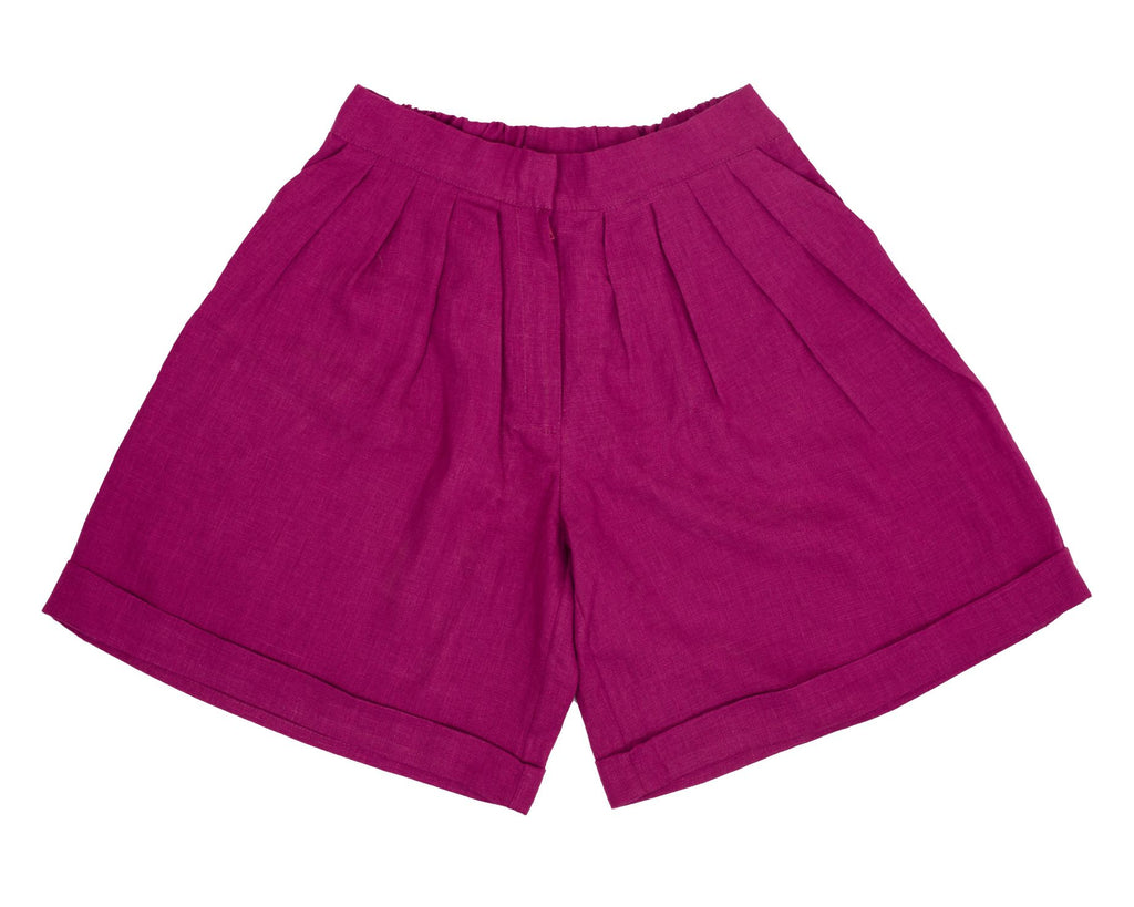 High-waisted women linen shorts in raspberry color are handcrafted from the highest quality European linen. Slow fashion linen shorts for women stylish women from high-quality linen. Best linen shorts for women for any season in Singapore and Hong Kong.