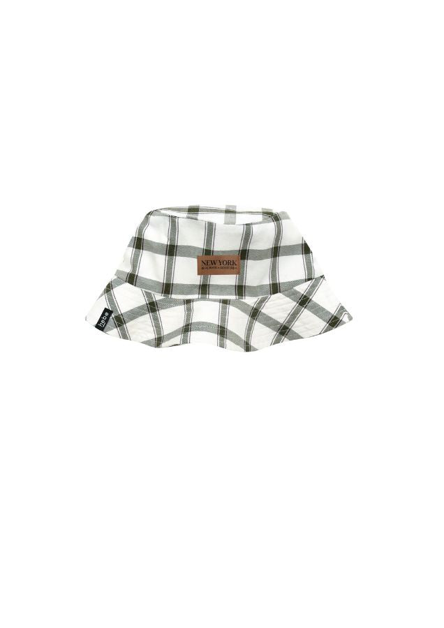 The kid's bucket hat from is perfect for protecting from the sun and adding to your style! The bucket hat is made with lightweight organic cotton (GOTS).