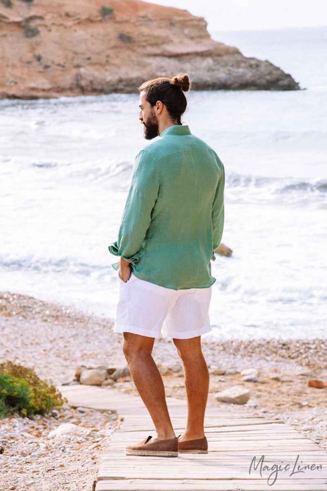 Men's linen shirt in matcha green will make sure you are stylish in Hong Kong and Singapore. Sustainable, eco-friendly, and high-quality linen men's linen shirt is the best choice for men during hot and humid weather - the bets choice for summer and holidays. Shop the best men's linen shirts online now at MiliMilu.