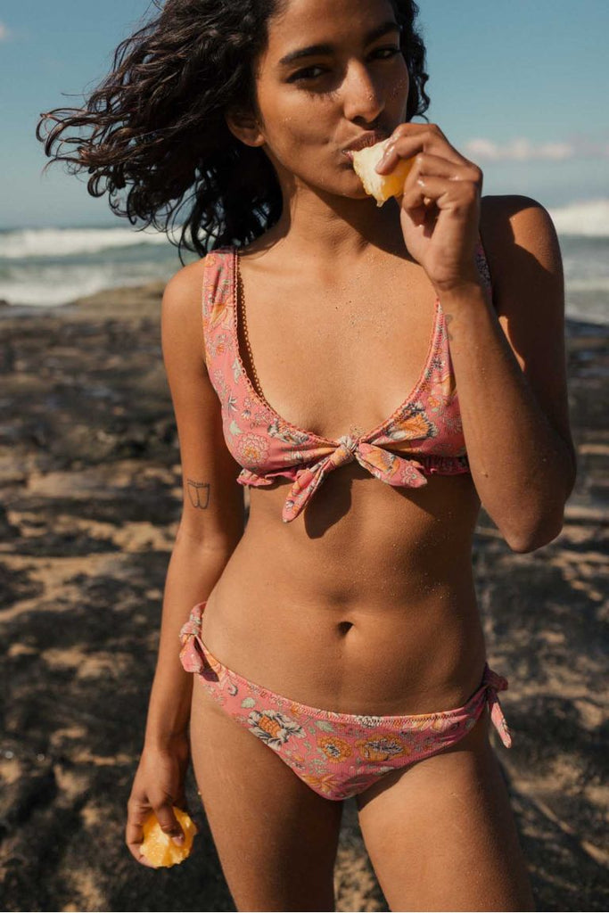 The recycled bikini bottoms Kauai with bohemian strawberry print are lightweight with ties on the sides by Louise Misha. The recycled bikini bottoms have the perfect flattering shape to make you feel comfortable. We love Mini-me; Mommy and daughter matching swimsuits. Best bikini for Hong Kong and Singapore, be stylish